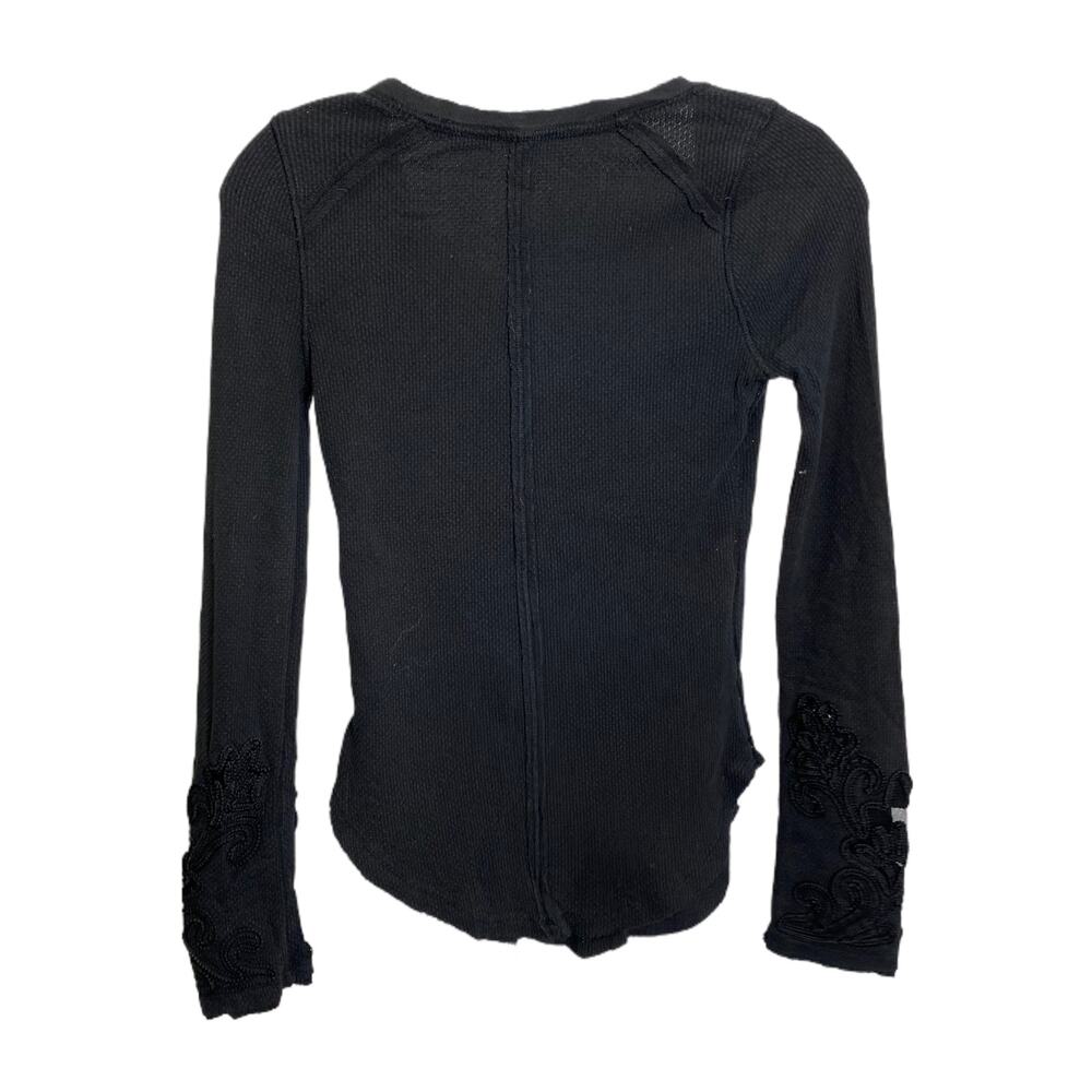 Free People Black Waffle Thermal Top Embroidered‎ Cuffs Scoop Neck Size S/P - Picture 2 of 7